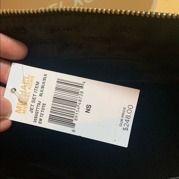 SOLD Black medium canvas MK - Picture 2 of 4